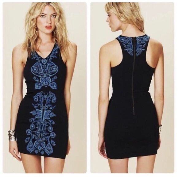 Free People Dresses & Skirts - Free People Coral Gaze Embroidered Dress. Navy Combo. Size Large.